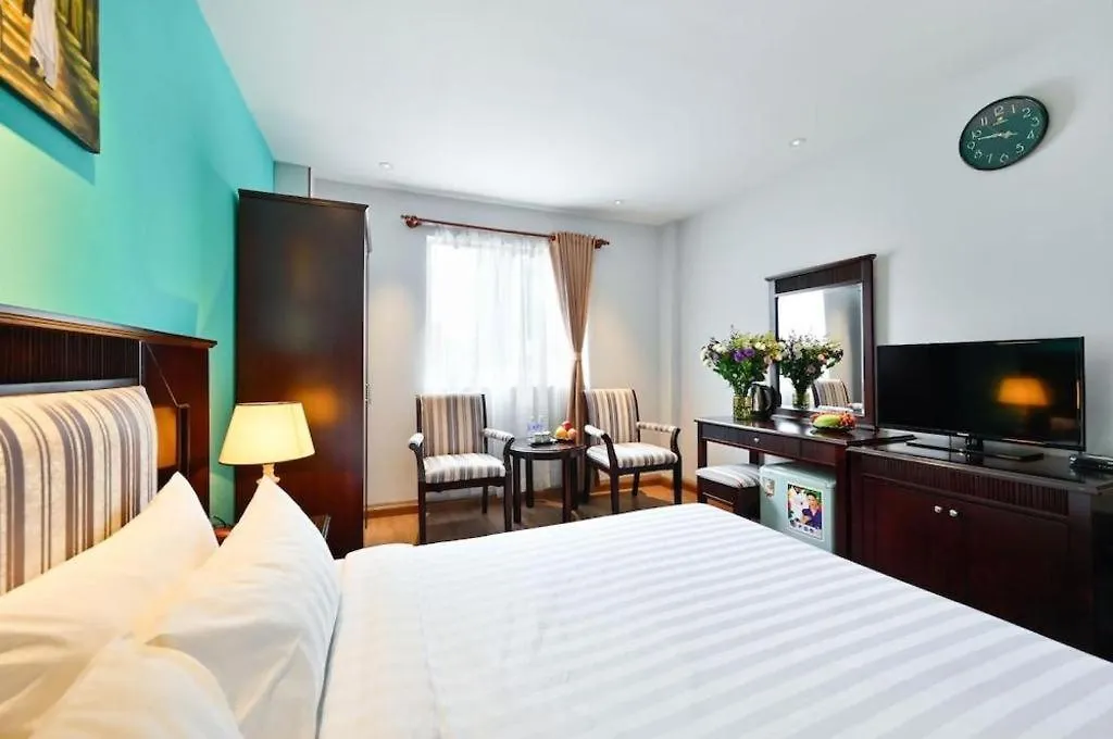 Cherry Hotel-1