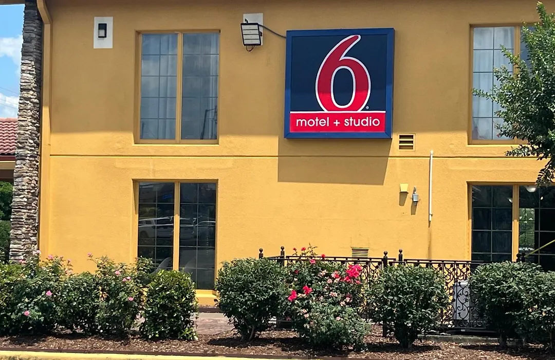 Studio 6 Extended Stay - Huntsville, Al University Drive-1