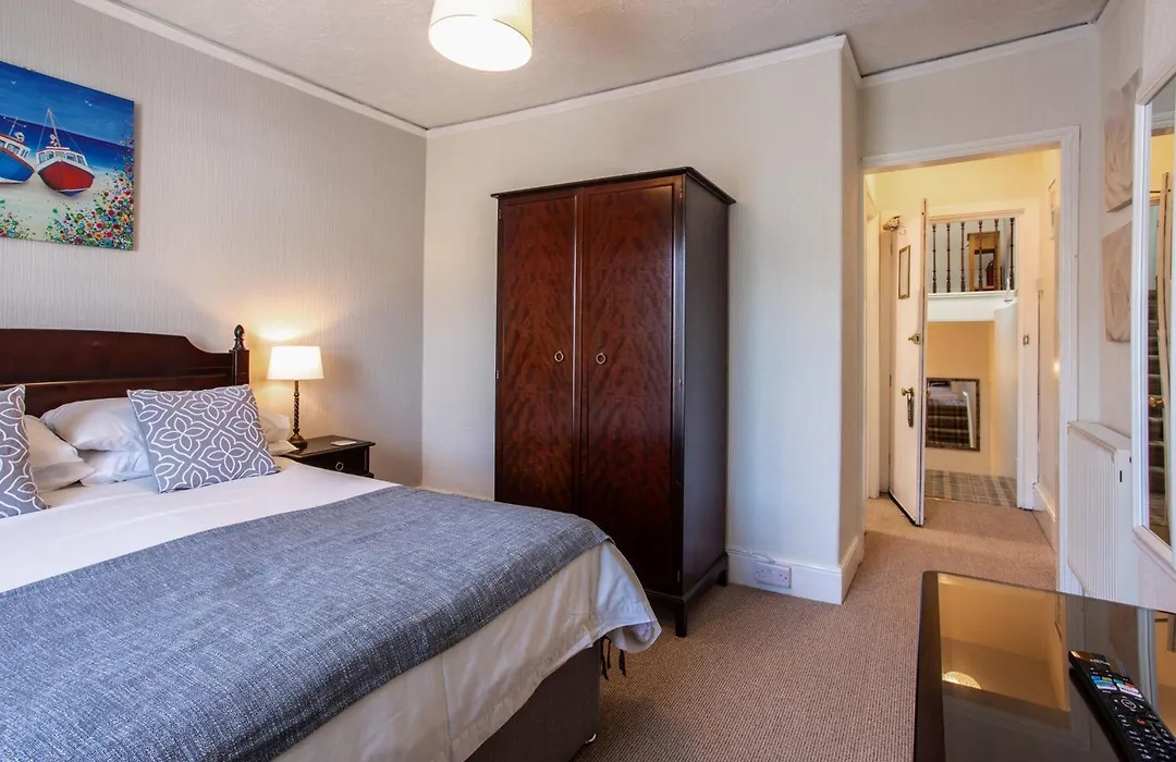 Dunedin Guest House-1