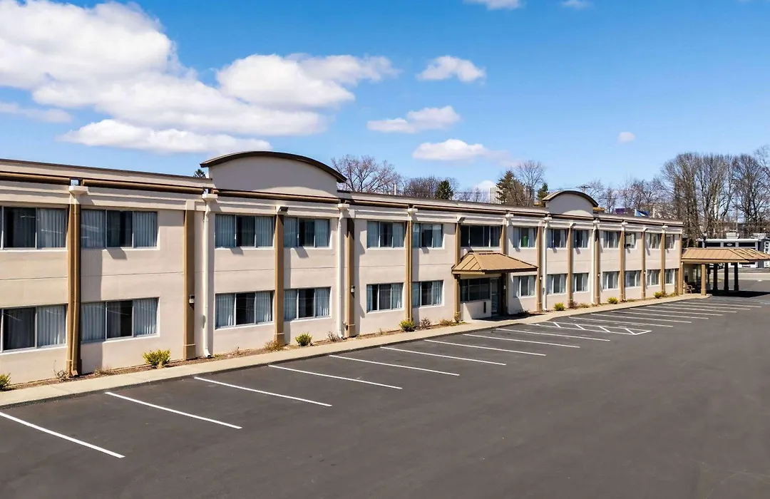 Days Inn By Wyndham Albany Suny-1