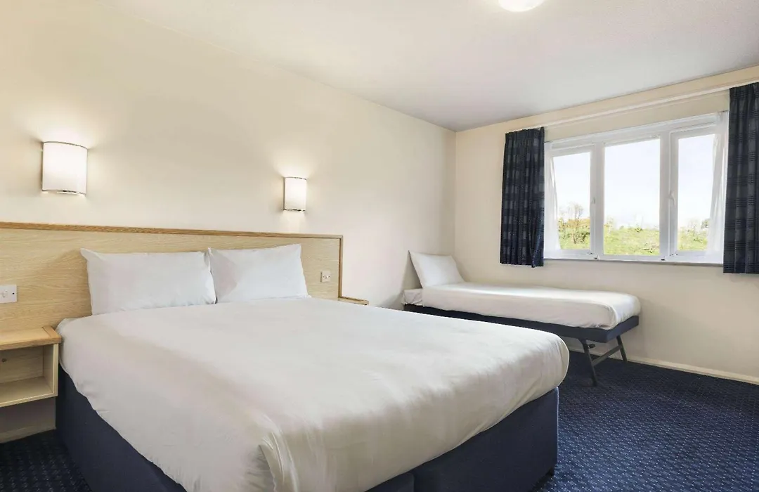 Days Inn Sutton Scotney North-1