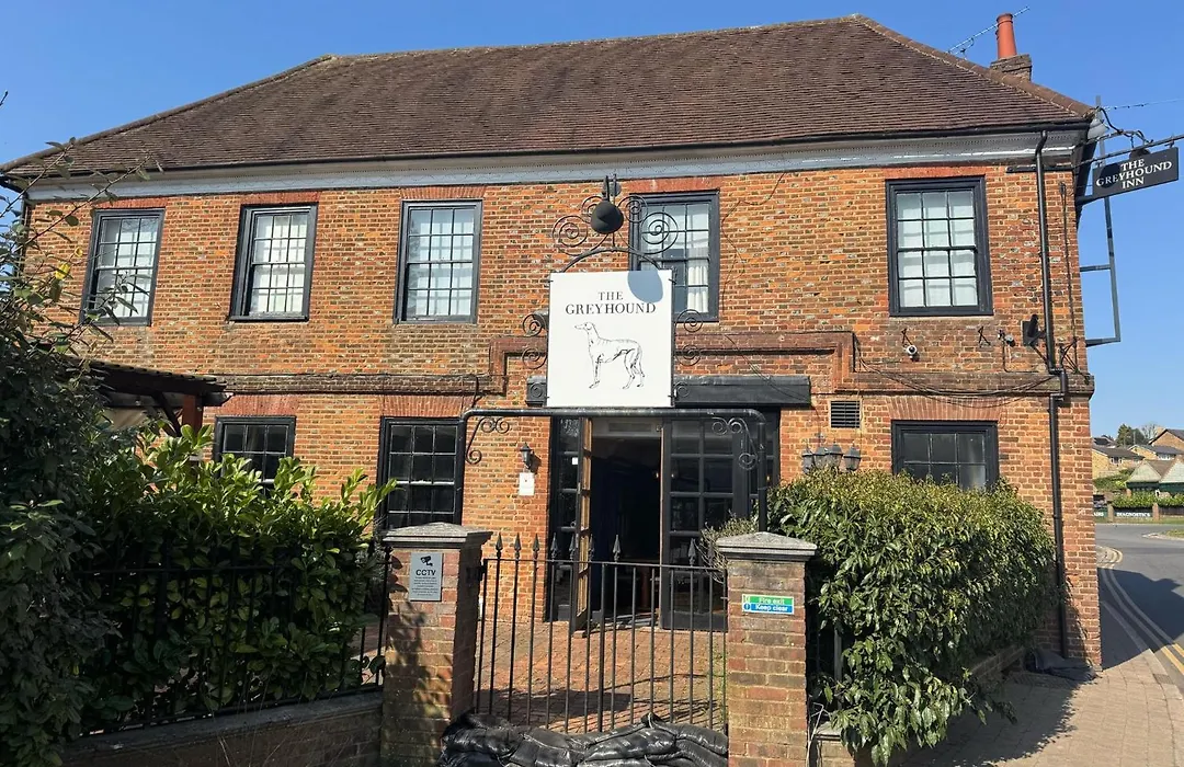 Oyo The Greyhound Inn-1
