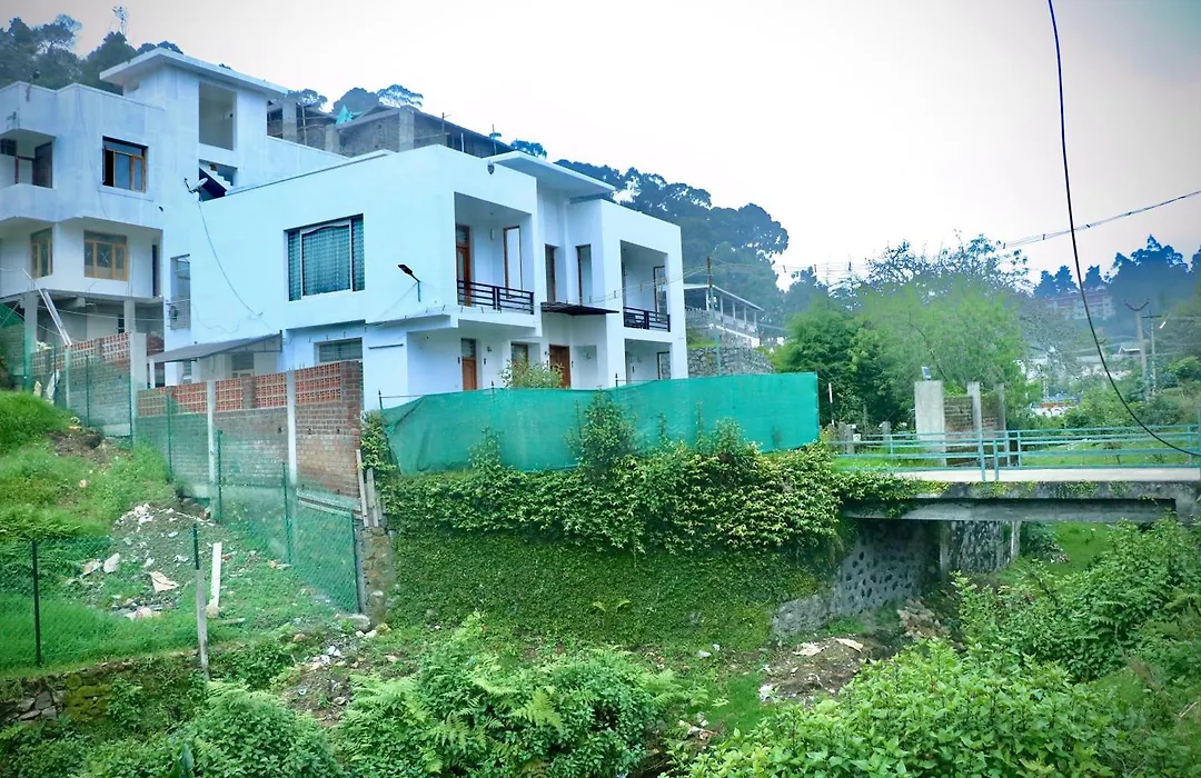 Sri Vari Studio Apartments-1