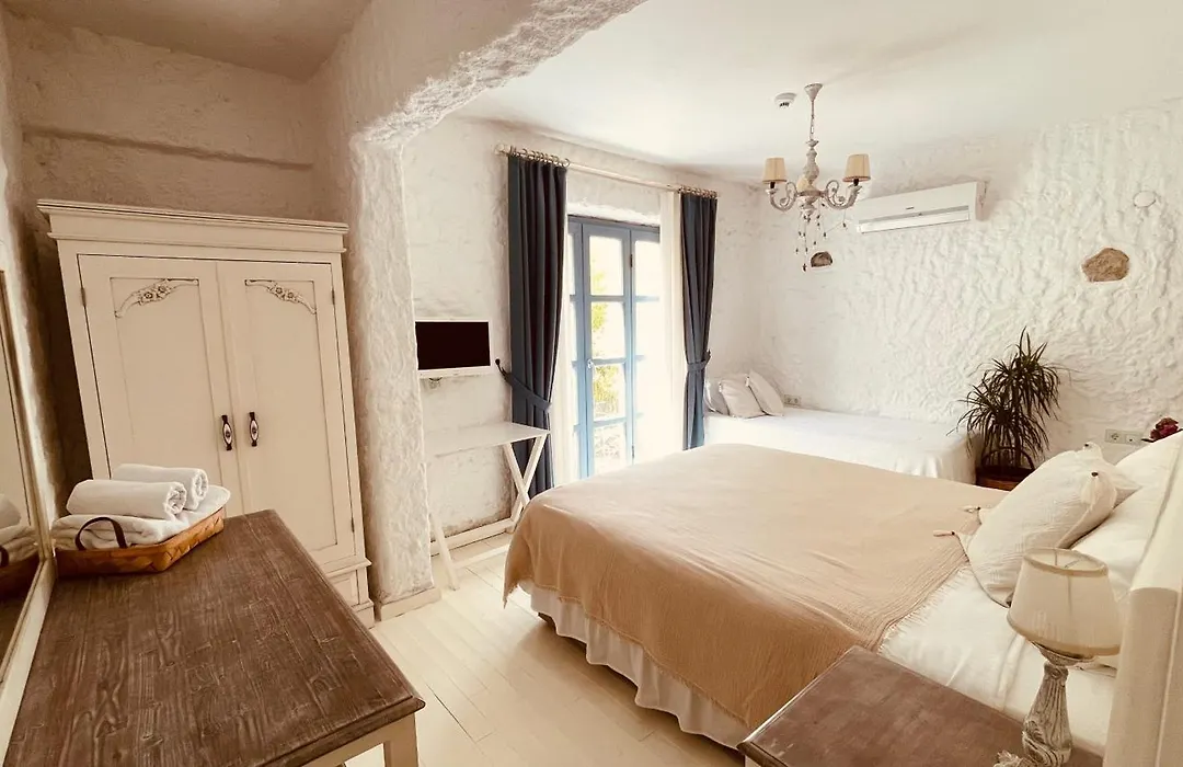 Mina Otel by Adda Alaçatı-1