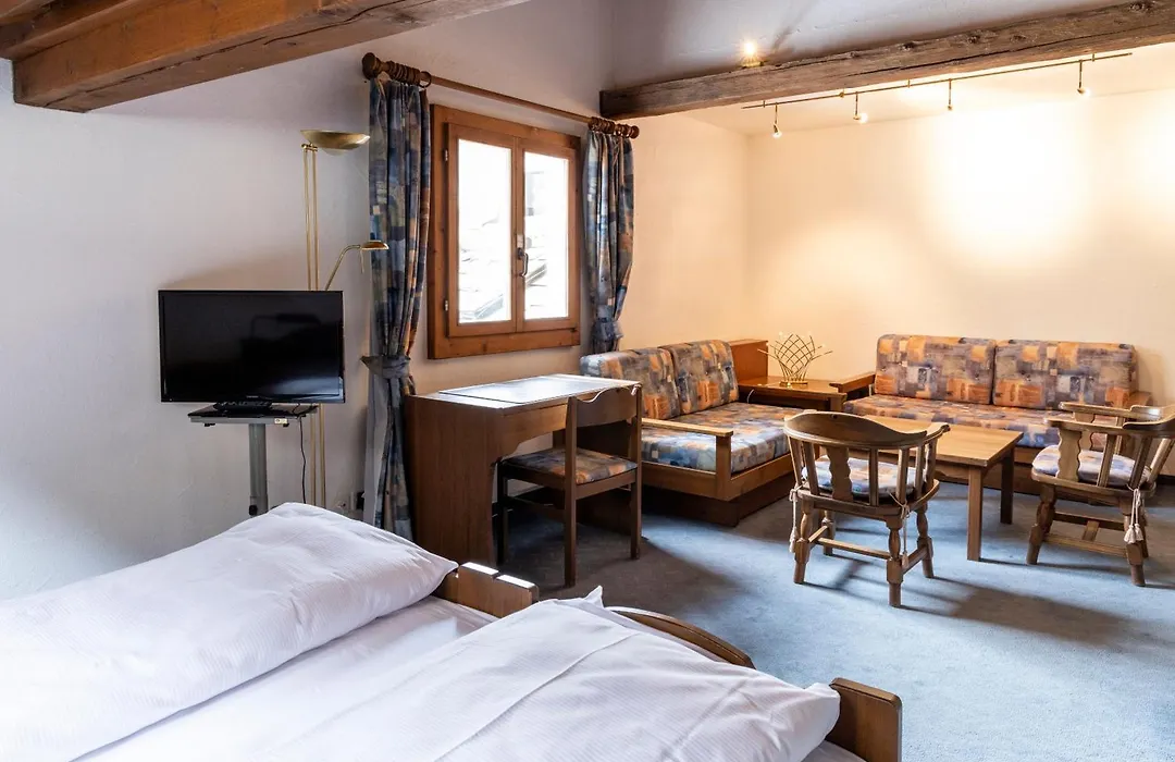 Hotel Chesa Grischa-1