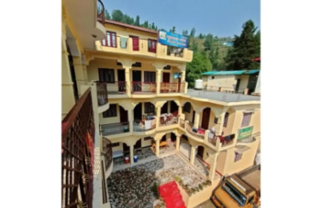 Hotel Gujrat Bhawan, Phata-1