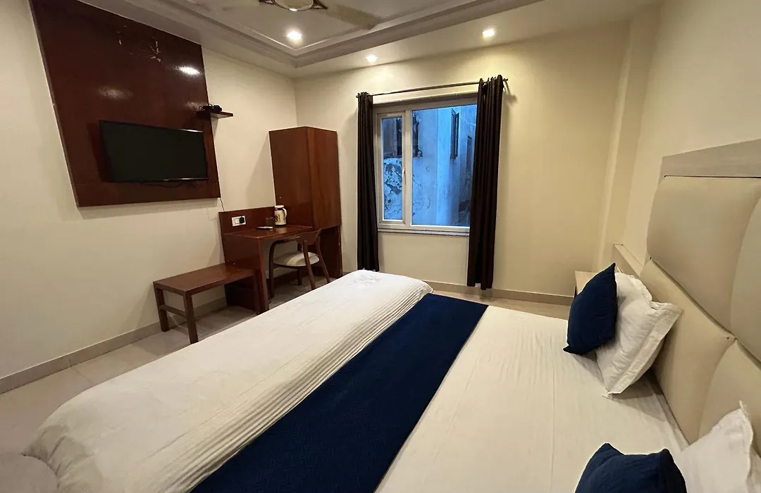 Hotel Sapphire International 100 Meters From The New Delhi Railway Station-1