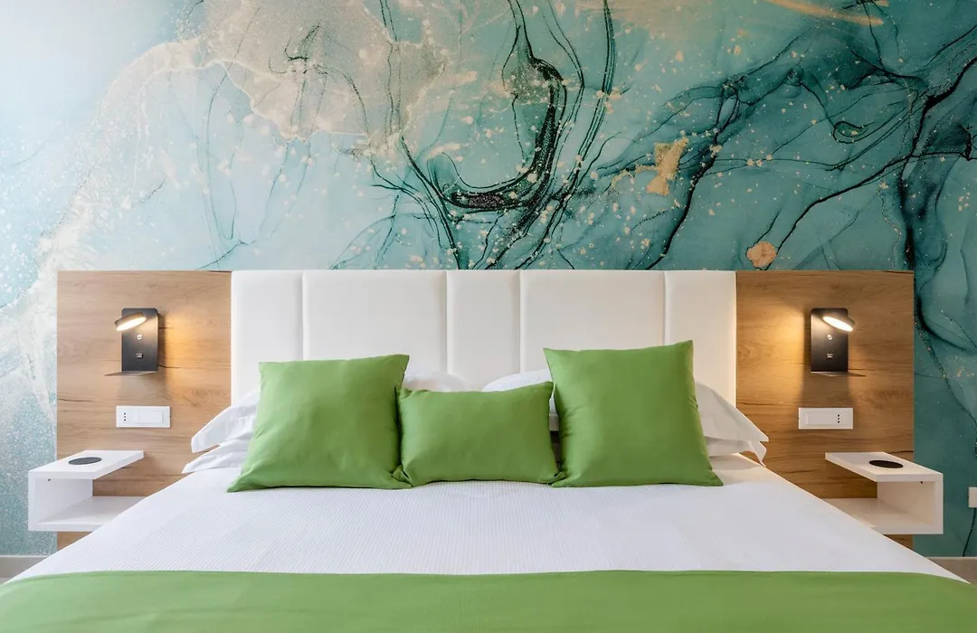 Julia'S Boutique Rooms-1