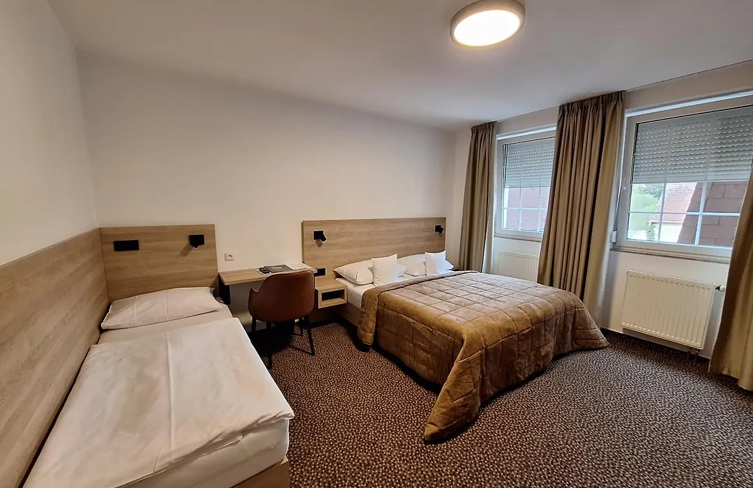 Hotel Avion-1