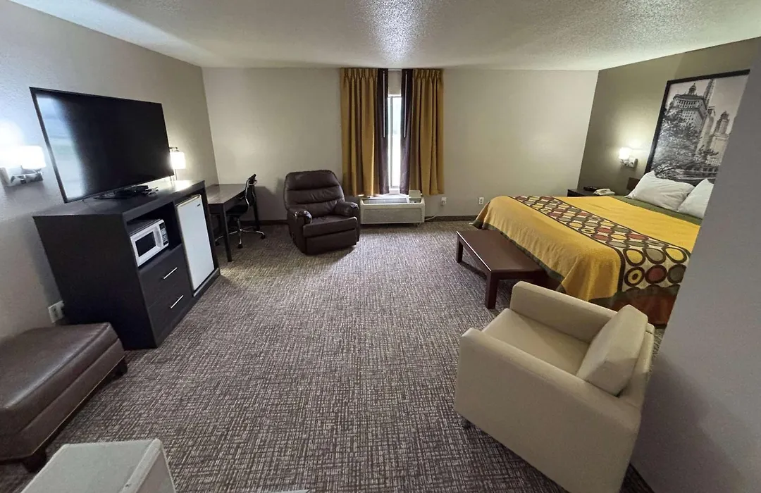 Super 8 By Wyndham Marshall-1
