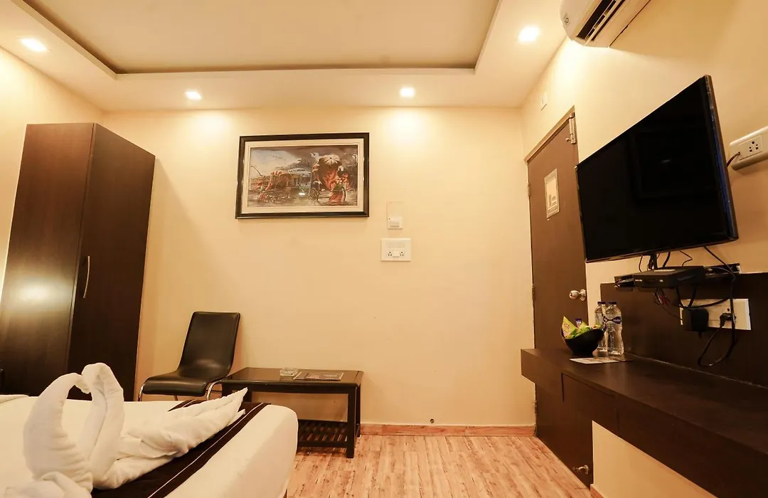 Hotel Sheldon International Near Science City-1
