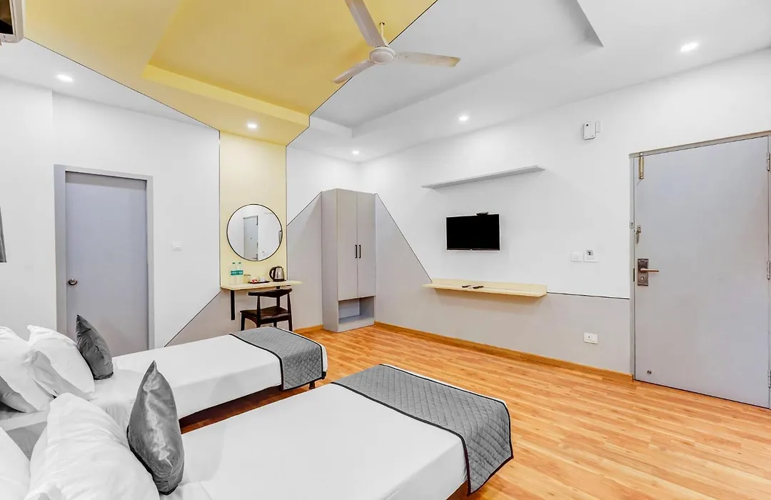 Upar Hotels Nungambakkam Nearby Us Consulate Apollo Hospital Sankara Nethralaya-1