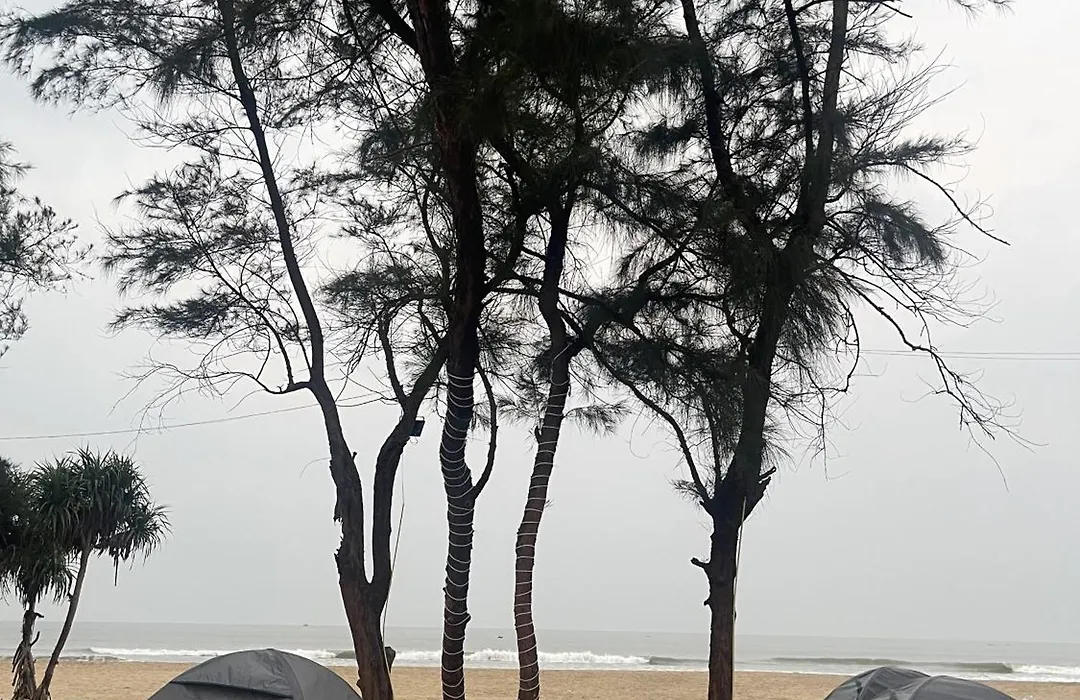 Blue Waves Beach Stay-1