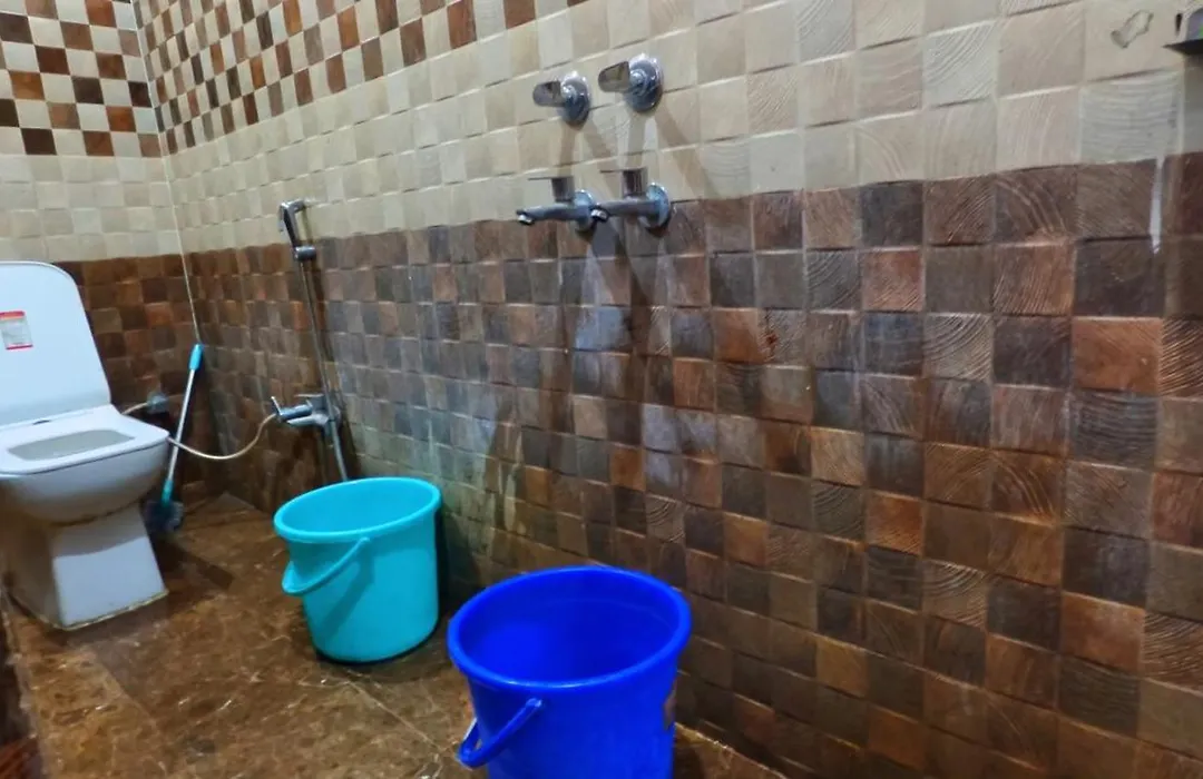 Shree Ayodhya Dham Guest House 300 Meter Away To Shree Ram Temple, Free Pickup And Wifi-1