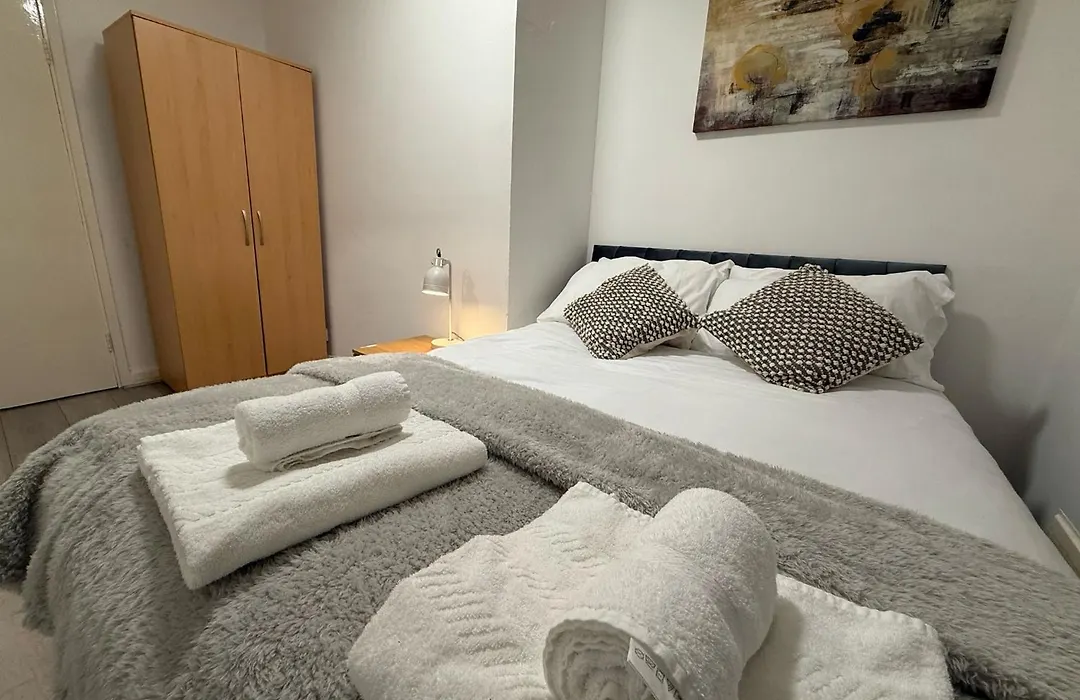 Guest Home In Vauxhall-1