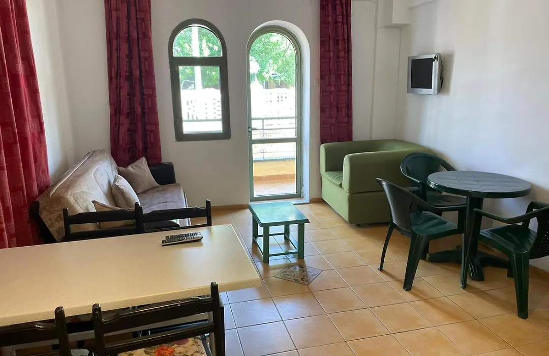 Maxwell Suites-1