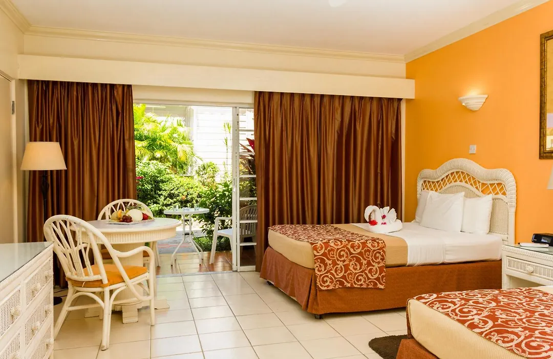 Bay Gardens Hotel-1