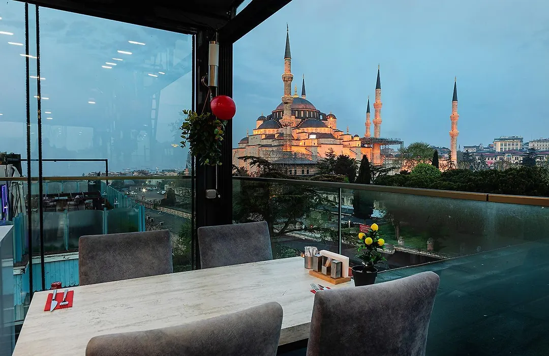 Aristocrat Hotel-1