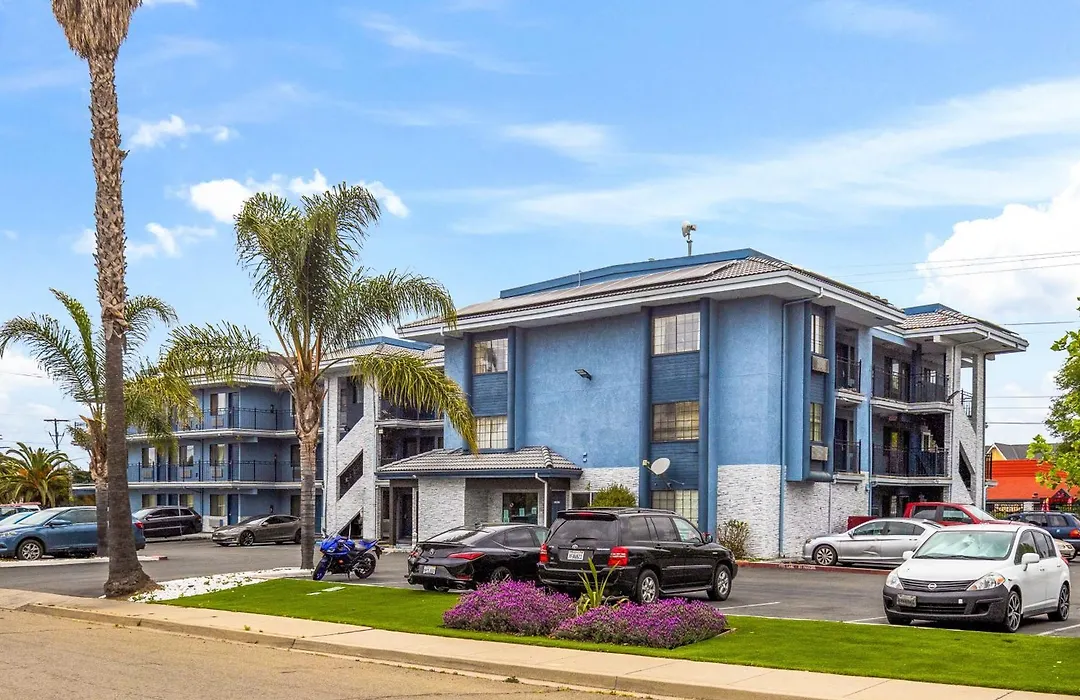Executive Inn-1