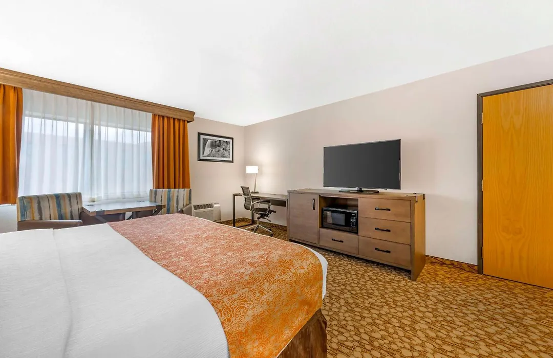 Best Western Plus Mill Creek Inn-1