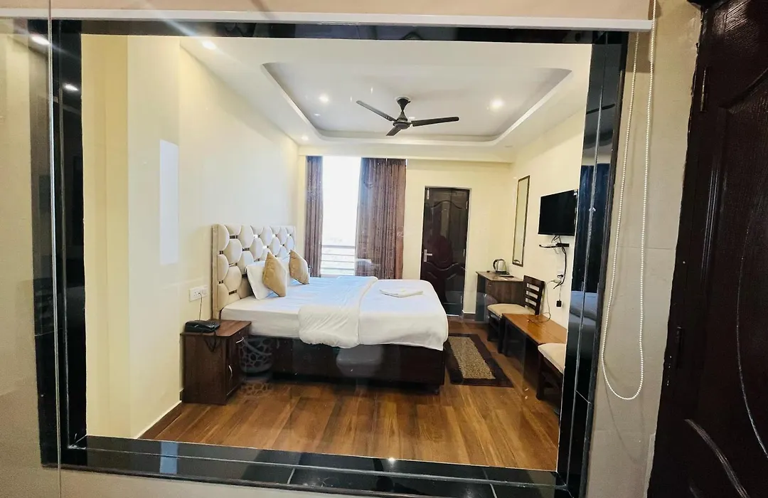 Ambrosia Grand-1