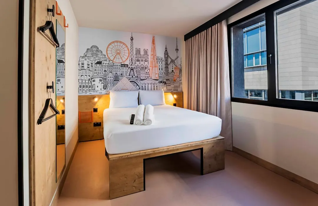 Easyhotel Madrid Alcala-1