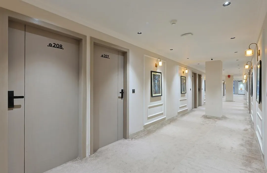 Hotel Royal Town-1