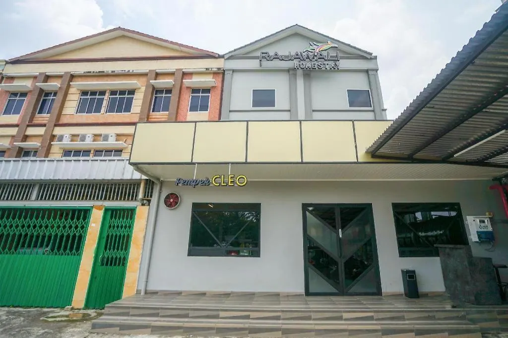 OYO 568 Rajawali Homestay-1