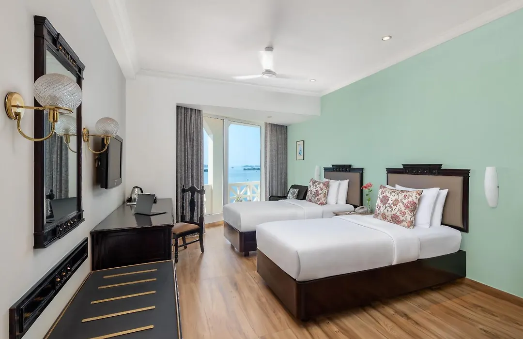 Vivanta Ernakulam, Marine Drive-1