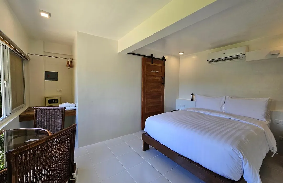 Edgewater Dive & Spa Resort-1