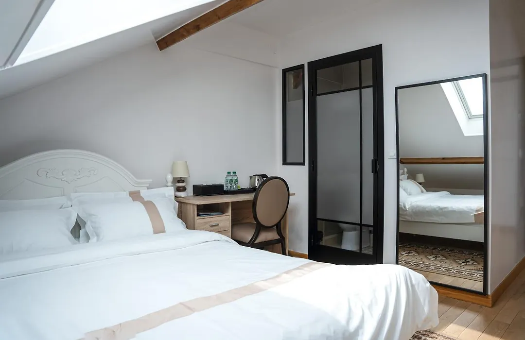 La Maison Charentonneau-1