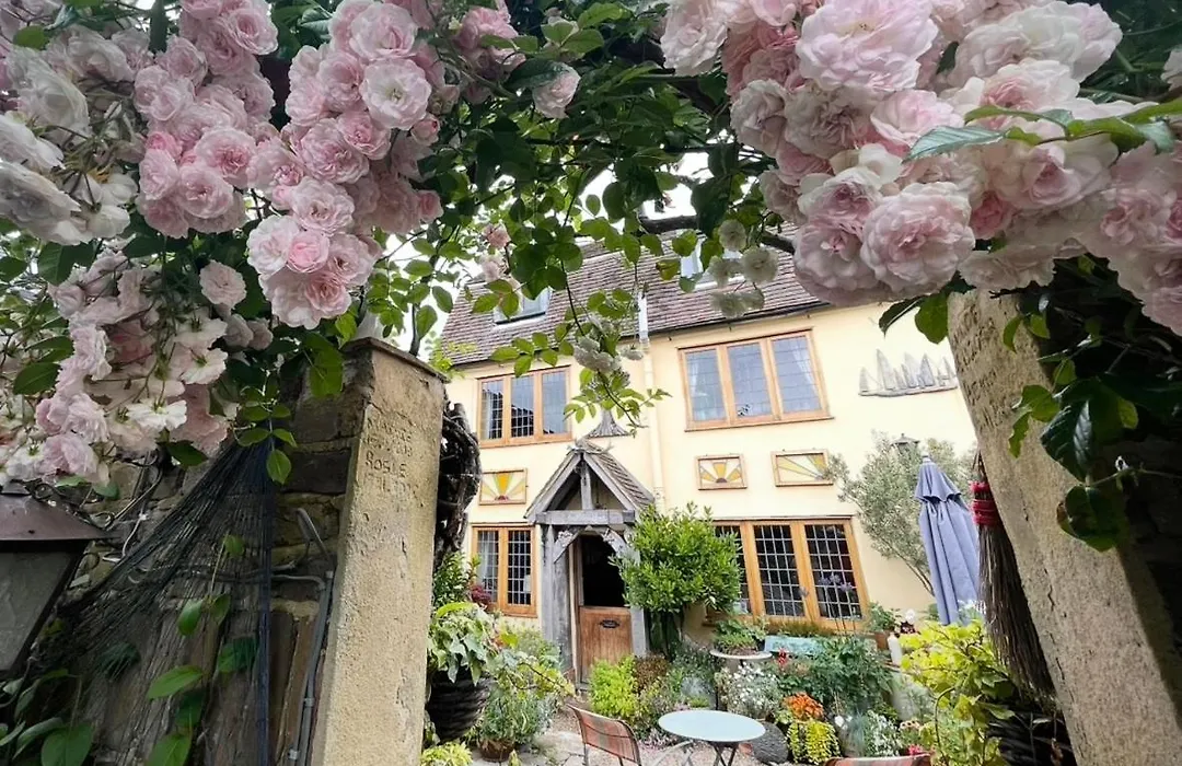 The Secret Garden Rooms-1