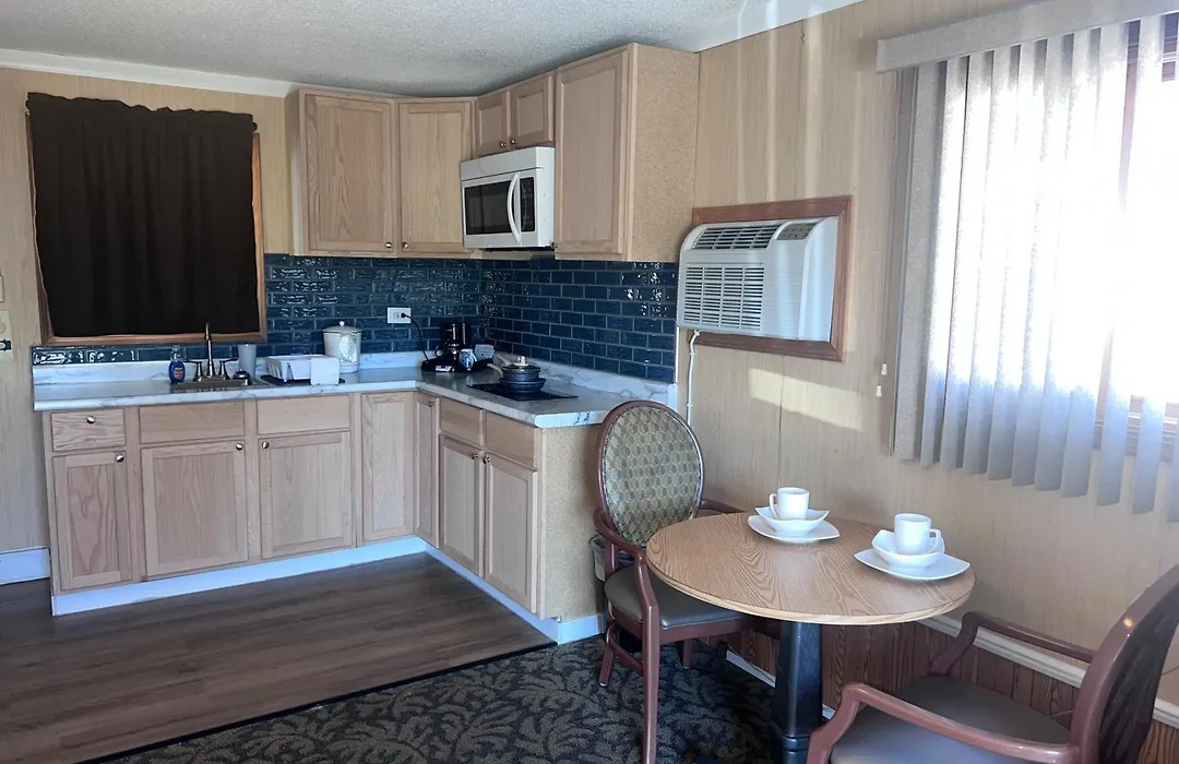 Hampton Motel-1