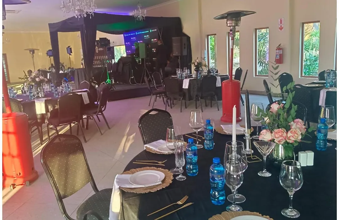 Idle Winds Lodge And Conference Centre-1
