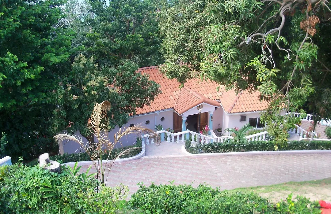 Tropical Lagoon Resort-1
