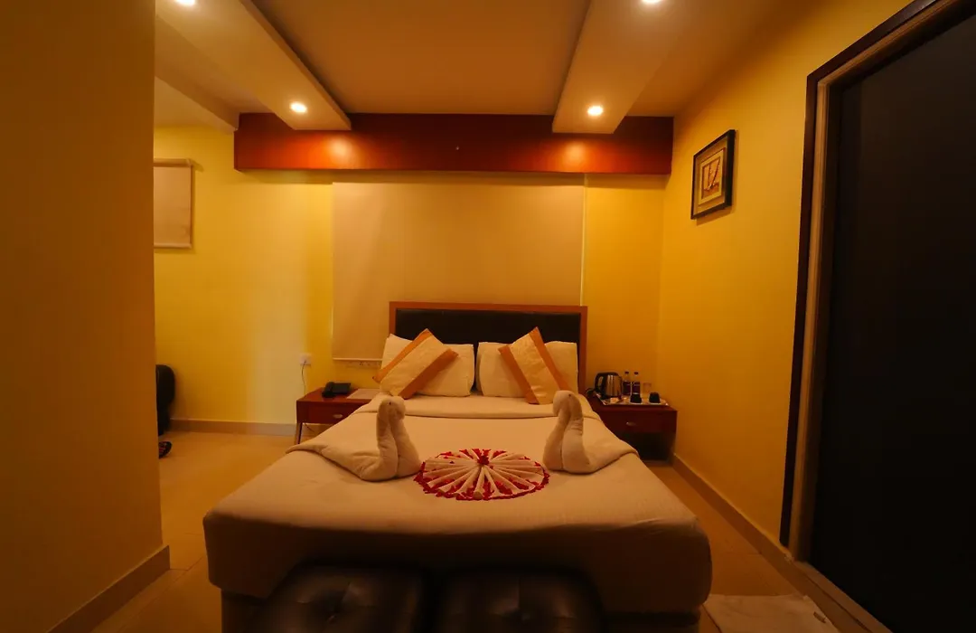 Hotel Diamonds Pearl-1