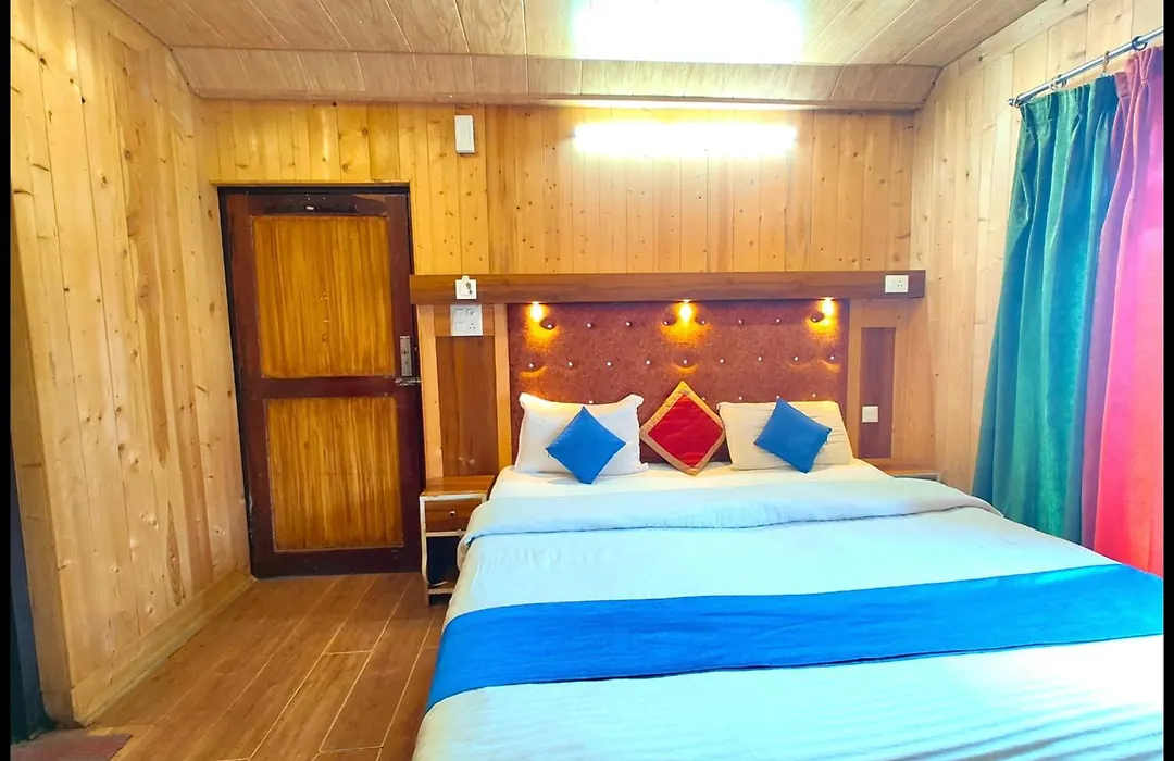 Lake View Shree # Chinar Hotel Near Lake - A Luxury Collection Of Hotel-1