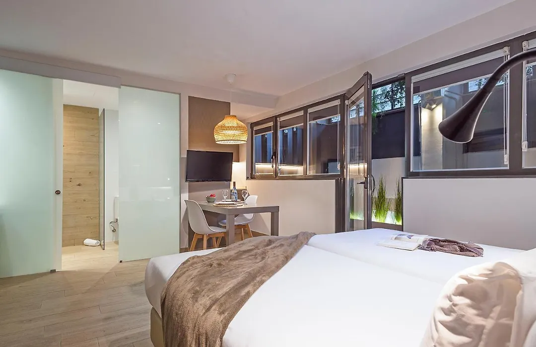 Aparthotel Bcn Montjuic-1