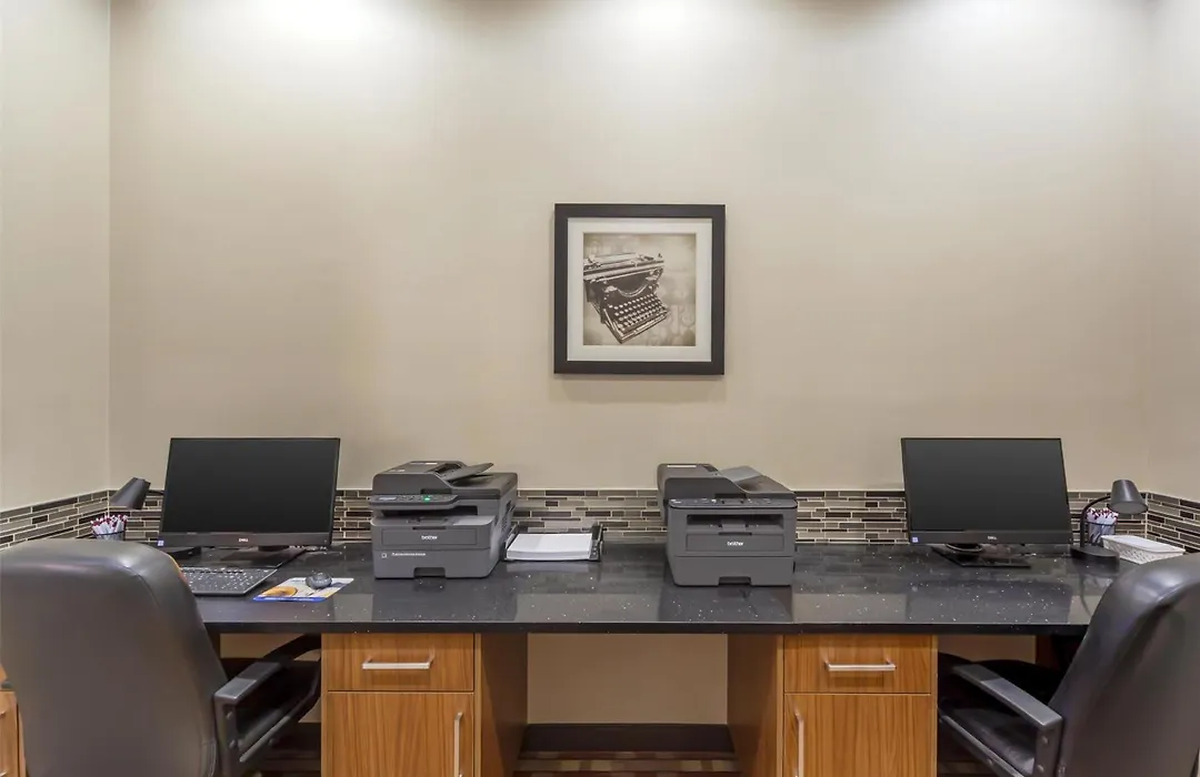 Best Western Plus Hinton Inn & Suites-1