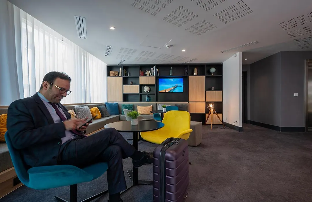 Nemea Appart Hotel Paris Levallois-1