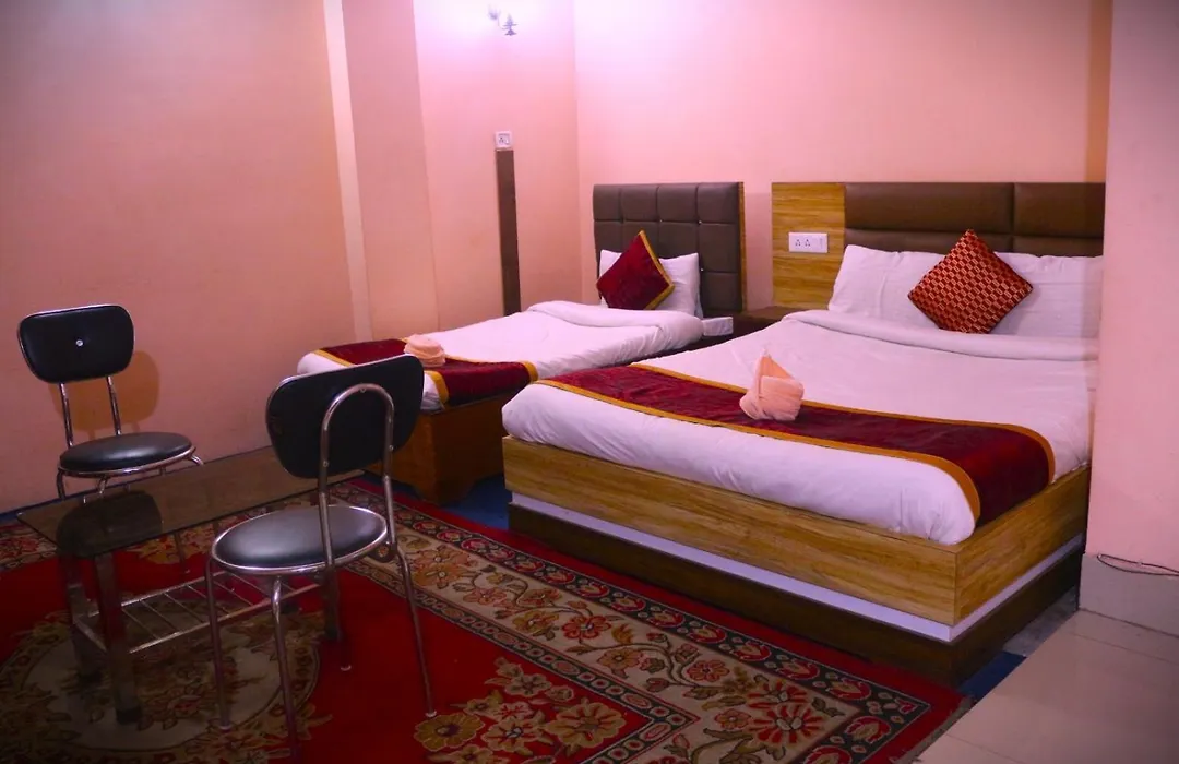 Hotel Jaswin Shanti Priya-1