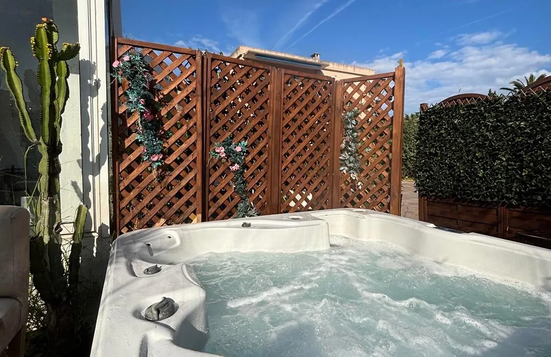 Hotel Sable Et Soleil - Port, Plage & Jacuzzi Prive-1