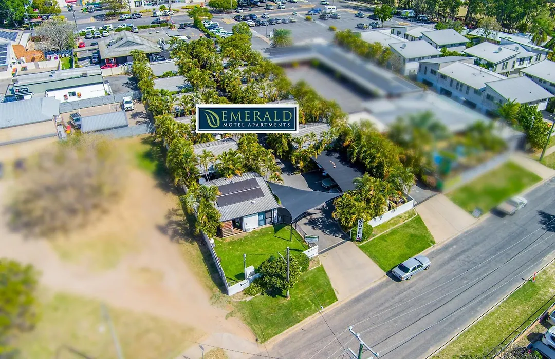 Emerald Motel Apartments-1