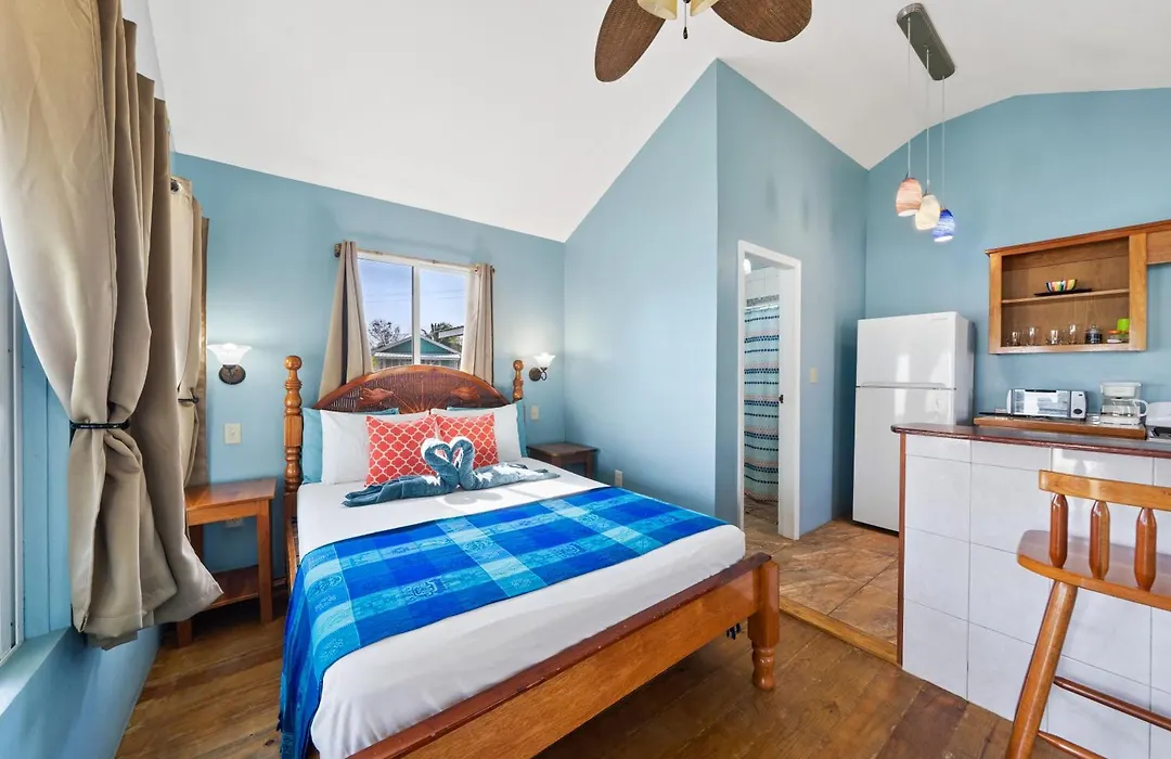 Tilt-Ta-Dock Resort Belize-1