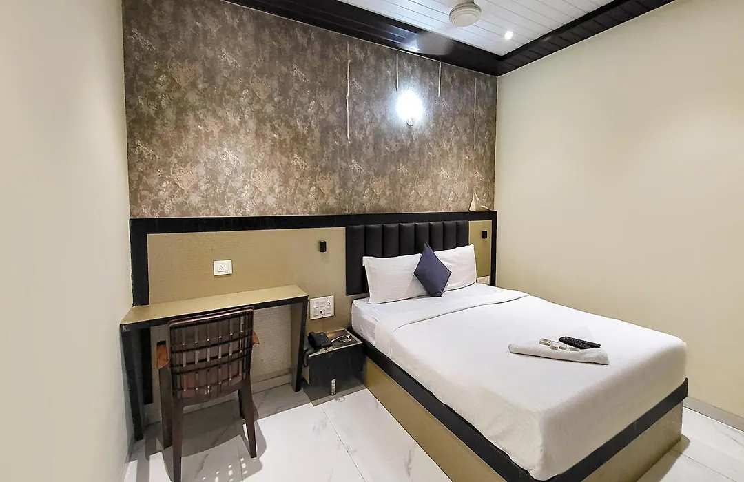 Fabhotel Prime Land - Nr Bkc-1