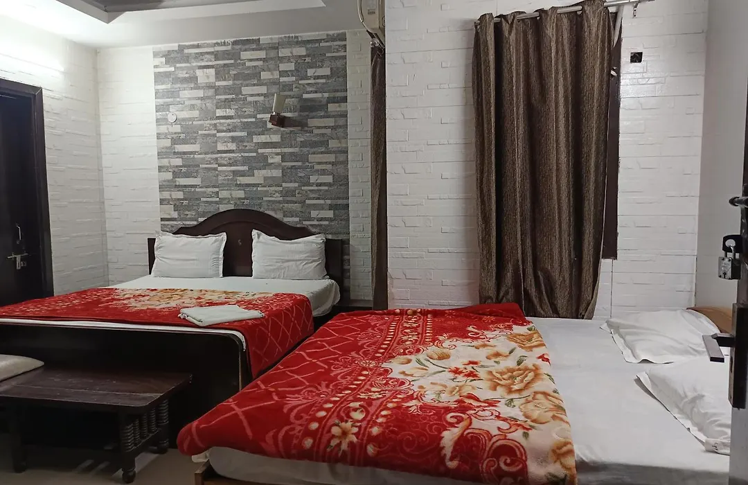 Hotel White Palace,Nizamuddin Railway Station-1