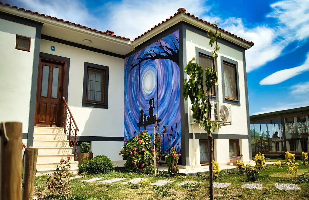 Tinos Otel&Bağ Evi 12 Yaş Üstü-1