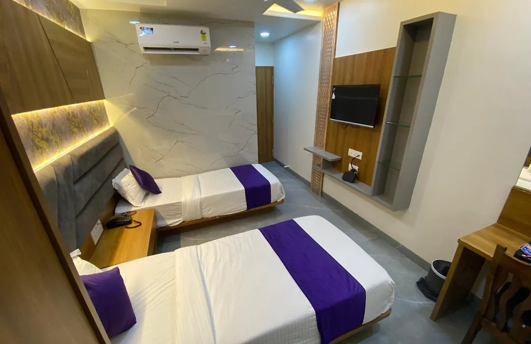 Hotel Bkc Gold View Near Bandra Kurla Complex-1