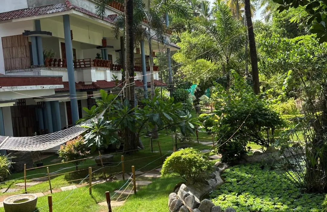 South cliff beach resort-1