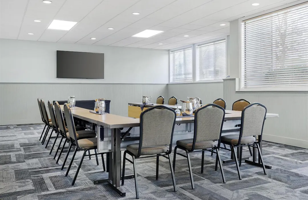 Best Western Plus Windjammer Inn & Conference Center-1